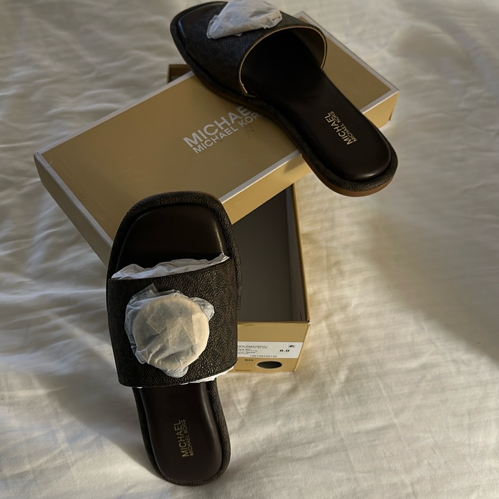 Michael kors sandals , never used in they original box